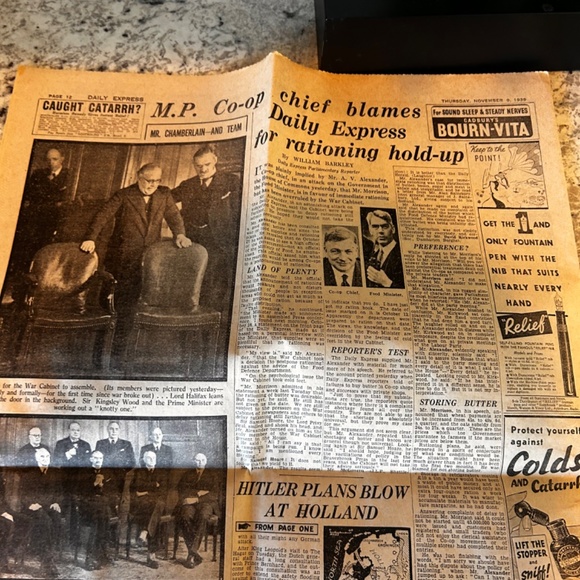 DAILY EXPRESS WW2 EXPLOSION IN BEER CELLAR NEWSPAPER NOV 1939 - Picture 3 of 4